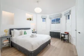 JOIVY Stylish flat with garden in Notting Hill - Image 4