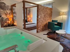 JM ”Le temps d'une Escale” Suites (Jacuzzi & Sea View) - Image 2