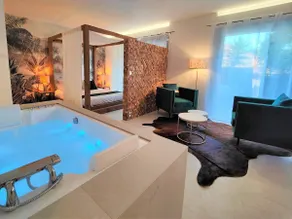 JM ”Le temps d'une Escale” Suites (Jacuzzi & Sea View) - Image 3