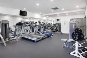 Modern Apt; Close To EMA • FREE Gym & Pool Access - Image 3