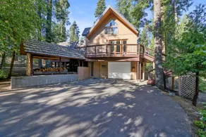 Bear Hugs A-Frame Cabin with Games, AC & BBQ Grill - Image 2