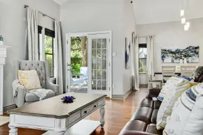 Austin House With Private Yard, Pet Friendly - Image 2