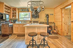 High Lakes Hideaway: La Pine Fishing Cabin! - Image 2