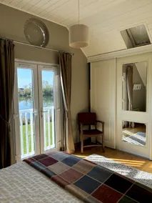 Dog-Friendly Lakefront Escape w Brand New Decking - Image 4