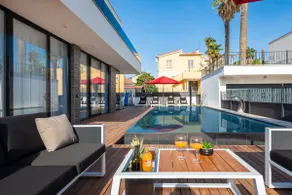 Villa totalmente attrezzata con piscina privata, giardino e terrazza | Vista sulla città | Accanto alla spiaggia - Image 5