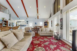 Large 3BR Bayview Dog Friendly | Dock | Balcony - Image 2