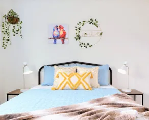 Blue Apt. #D |Stylish & Private 1BR |North Seattle - Image 3