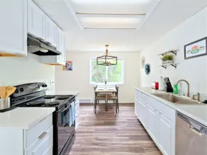 Blue Apt. #D |Stylish & Private 1BR |North Seattle - Image 2