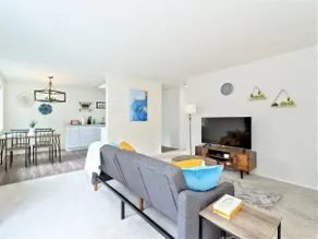 Blue Apt. #D |Stylish & Private 1BR |North Seattle - Image 5