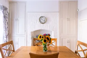15 Brownlow Street - Image 3