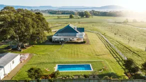 'Mayfield' - Luxury Farmhouse with Pool - Image 2