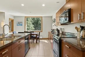 Spacious Ski in/out Condo in Sun Peaks Village - Image 4