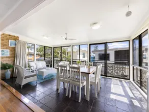 5 Margaret St Kings Beach QLD - Image 2