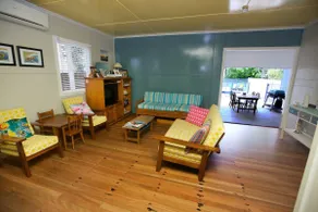 23 Bryce St Moffat Beach - Image 2