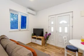 Apartment Đego near Ploce, riverfront, parking - Image 2