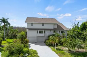 Charming Fairway Facing Estate with Pool in the Dunes Golf and Country Club - Image 4