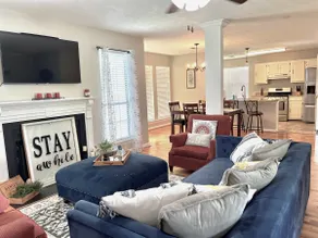 Clean+Cozy+Close to 85 & 316 | Pets - Image 2