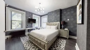 Hip & Chic Studio Awaits Your Stay! - Image 4