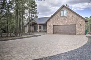 Stylish Home w/ Expansive Deck in Show Low! - Image 3