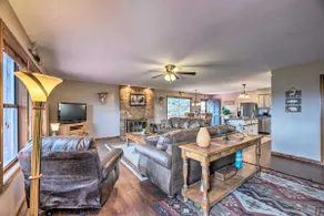 ‘Mountain’s Majesty’ Cabin w/ Hot Tub & Mtn Views! - Image 5