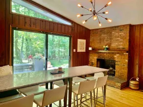 Mid-Century Gem Creekside King Beds Near UNC - Image 3