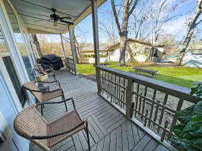 Charming Home with Lake View, Neighborhood Beach - Image 5