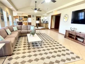 Charming Home with Lake View, Neighborhood Beach - Image 3