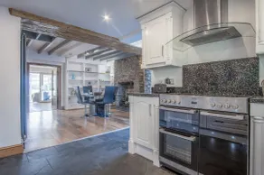 Sea View - 2 Bedroom Cottage - Wisemans Bridge - Image 5