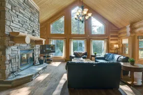 Chalet 23 - Resort Access with Private Spa & Sauna - Image 3