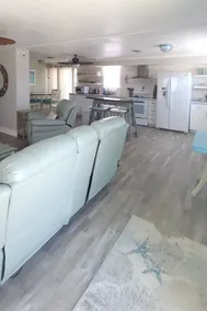 So Beachy! EV/Pet friendly- free early check-in! - Image 4