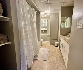 Hiltz House Cellar Suite Near Halifax Ferry - Image 4