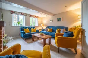Pine Cottage - Image 2