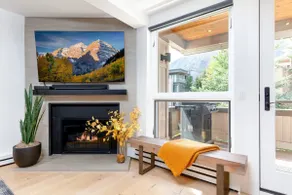 Aspen Core Renovated 2 BR, 2 BA with AC - Image 2