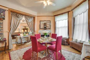 5 Mi to Millennium Park Apartment with Fireplaces - Image 2