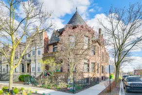 5 Mi to Millennium Park Apartment with Fireplaces - Image 4