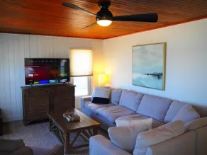 The Bright and Breezy - Lakefront with Spa! - Image 4