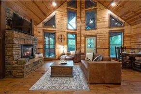 Freedom Hill Hideaway/Private/Hot Tub/Near Broken Bow Lake - Image 2