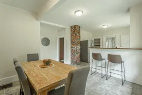 Adorable White Cottage |Close to Downtown|Sleeps 8 - Image 5