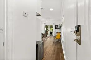 Treetop Cottage - 3 blocks from Historic District - Image 4