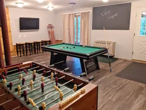 Hot Tub & Game Room - Ski Mt. Snow/Stratton - Image 4