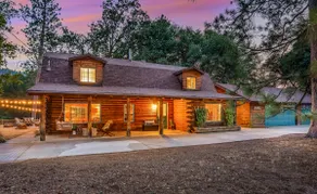 Log Cabin w/ pool, spa, game room, sleeps 20! - Image 2