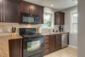 Peaceful, immaculate and fully equipped! - Image 5