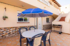 Appartement \"Can Caragol\" avec terrasse privée, A/C & WiFi. - Image 2