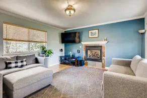 Loretto Idyll | Theater & Yard | Peaceful 3 Bdrm - Image 5