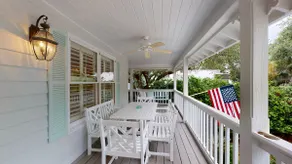 East Beach Family Friendly Home, sleeps 9 - Image 4