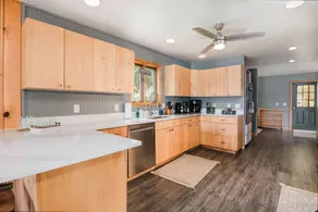 Lake House; Lakefront, Boat/Sauna Rental, Hot Tub! - Image 4