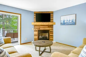 Cozy Dog-Friendly Lakefront Home with Fireplace - Image 2