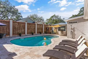 Centrally located to the Village and Beaches Sleeps 8 with a Pool - Image 2