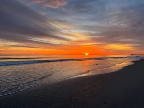 2 Min Walk to Beach | Ocean Views | Sleeps 6 - Image 3
