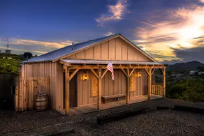 On Allen Street- Walk to everything! Balcony Sunsets! Free Wifi! Miners Cabin #1 - Image 4